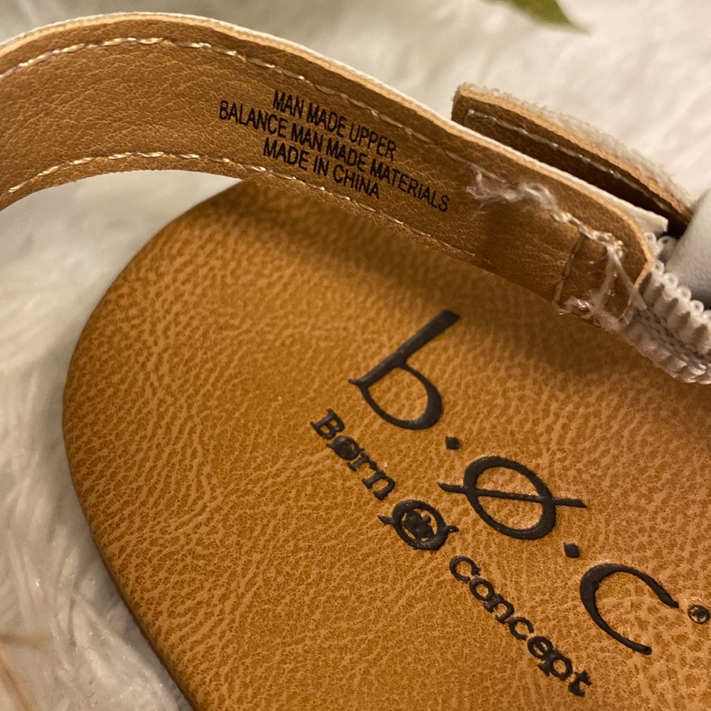 BOC sandals white color SZ 7m . Brand new. - Picture 4 of 5
